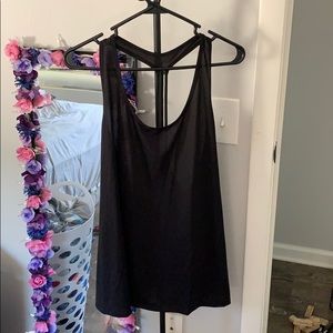Black active tank top